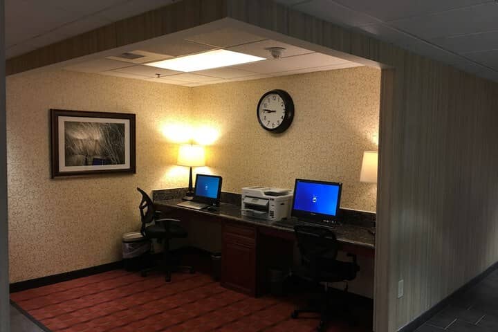 Business Center 23 of 25
