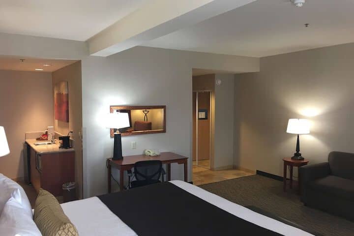 Room 5 of 25